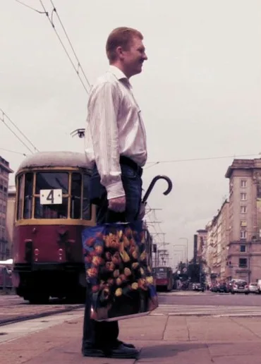 Człowiek z reklamówką