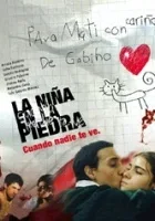 Dziewczyna na kamieniu