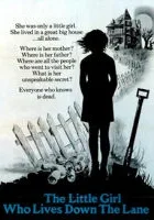 Mała dziewczynka, która mieszka na końcu drogi