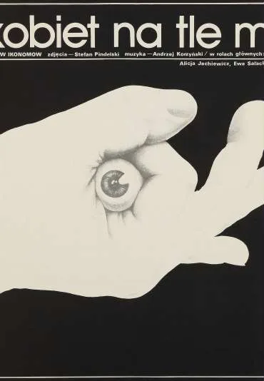 Pięć kobiet na tle morza