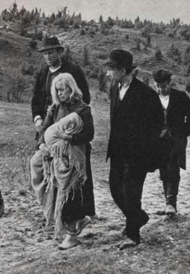 Przez dziewięć mostów