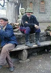 Un dragon dans les eaux pures du Caucase